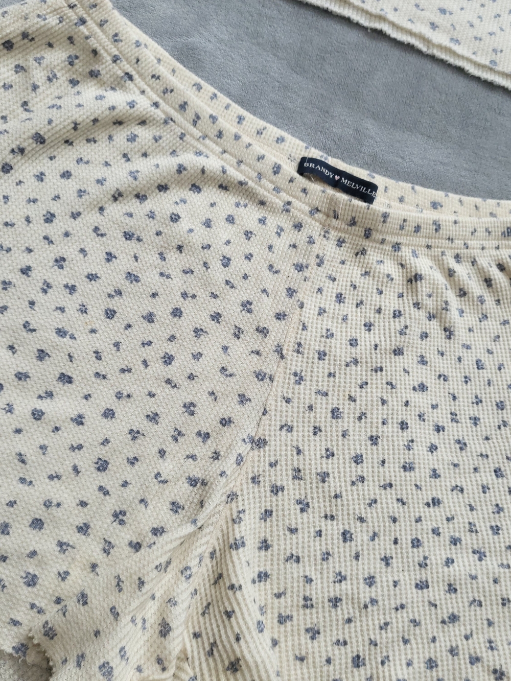 Brandy Melville Cream Cami & Floral Shorts Set - Picture 3 of 4